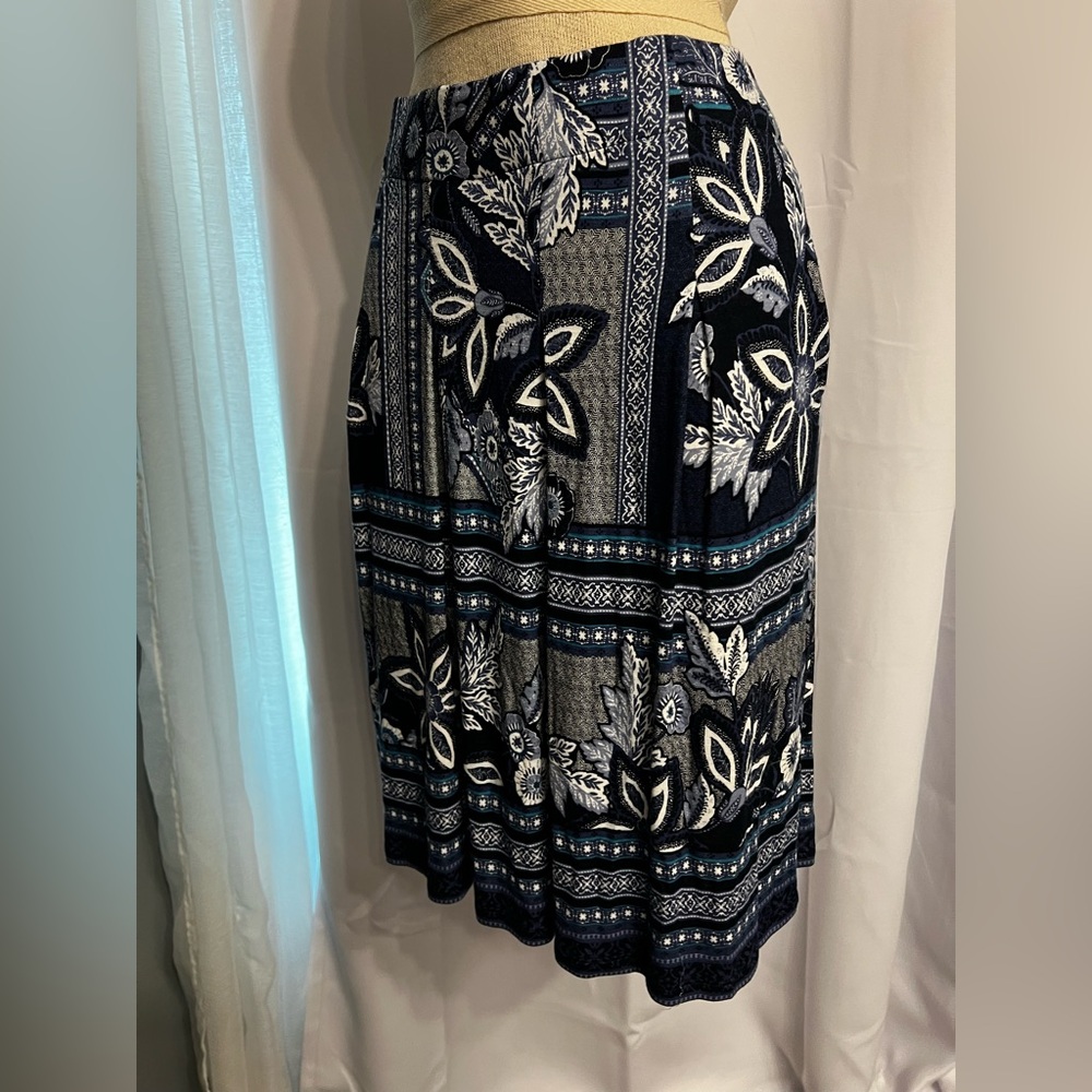 J JILL Blue White Floral Pull On Stretch Waist Pleated Skirt W Pockets Womens XS